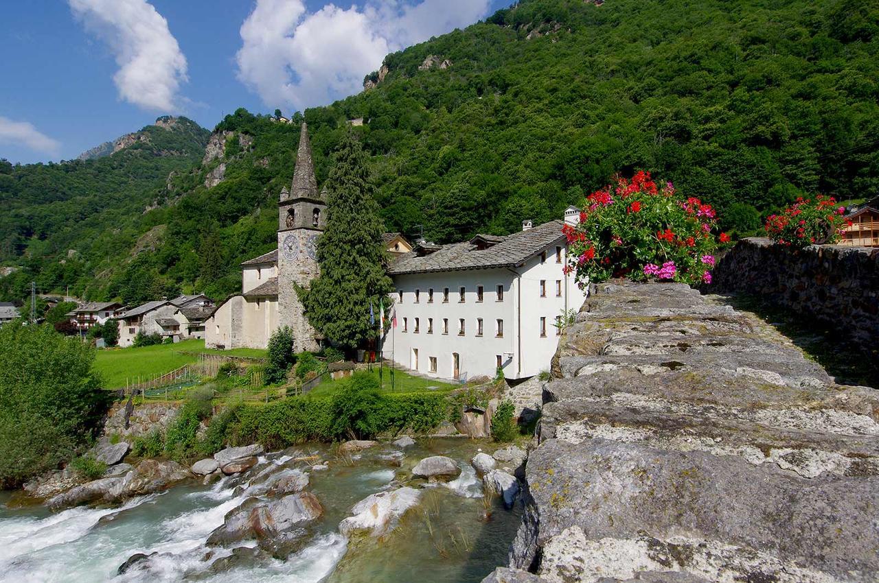 Ostello Ou Crierel Lillianes Exteriér fotografie